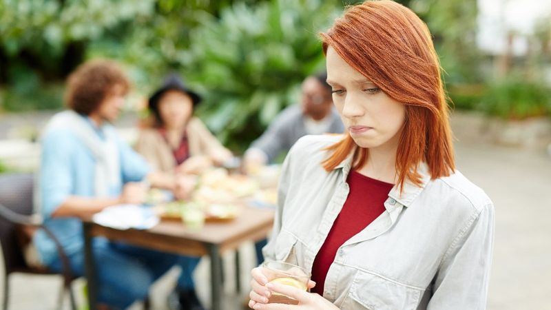 Utangaçlıktan daha fazlası: Sosyal fobi nedir ve nasıl tedavi edilir