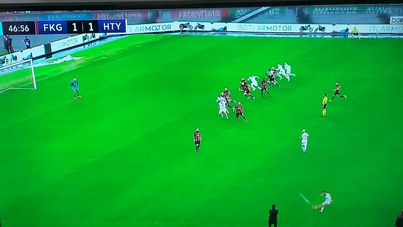 Atatürk Olimpiyat Stadı'nda saha çizgileri silindi