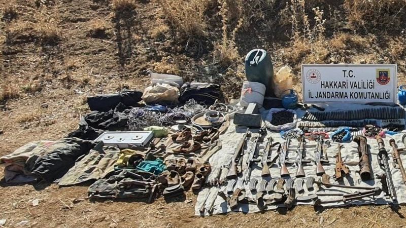 Hakkari'de PKK inlerine girildi: Cephanelik ele geçirildi