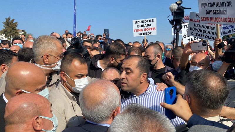 Kemal Kılıçdaroğlu'nun İzmir ziyaretinde gergin anlar