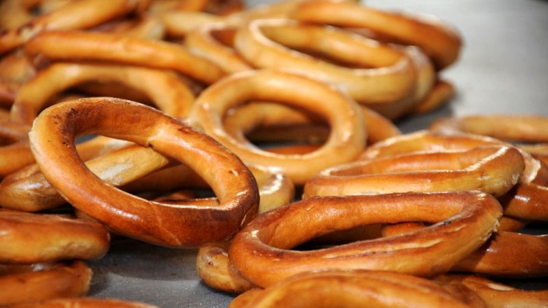 Rize’nin susamsız simidi ‘kel simide’ yoğun talep