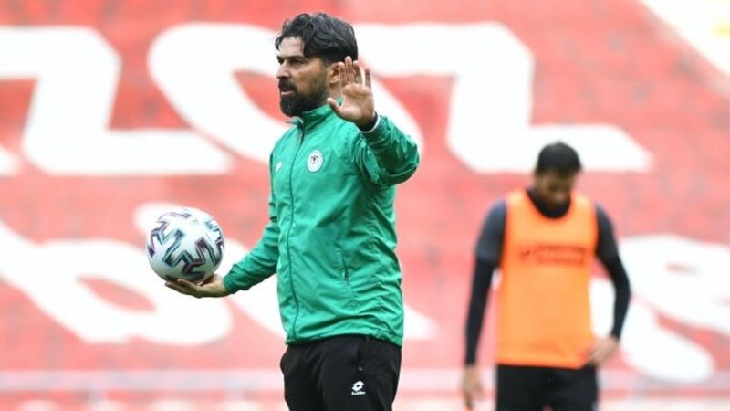 Konyaspor'da İlhan Palut'a 3 yıllık sözleşme
