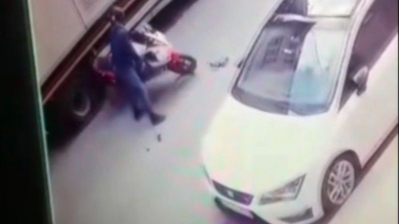 Esenyurt’ta kazaya sebep olan adamın umursamazlığı