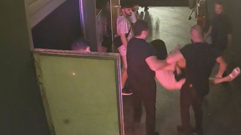 Beyoğlu’nda, güvenlik görevlisinin parmağını koparan kadın tahliye edildi