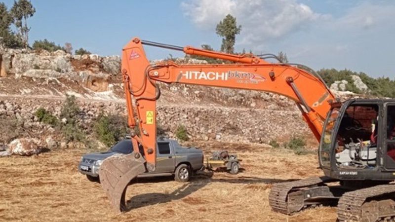 Mersin'de arkeolojik alanda kaçak kazıya suçüstü