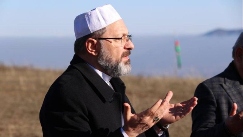 Ali Erbaş'tan Şuşa'da şehitler için dua