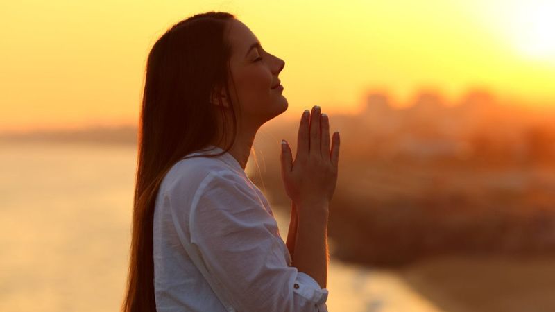 Zihindeki olumsuz duyguları yok etmenin 4 kolay yolu