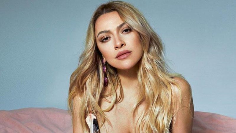 Hadise'den Paris pozu