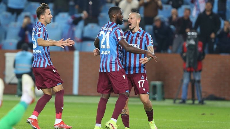 Trabzonspor, Çaykur Rizespor'u 2-1 yendi
