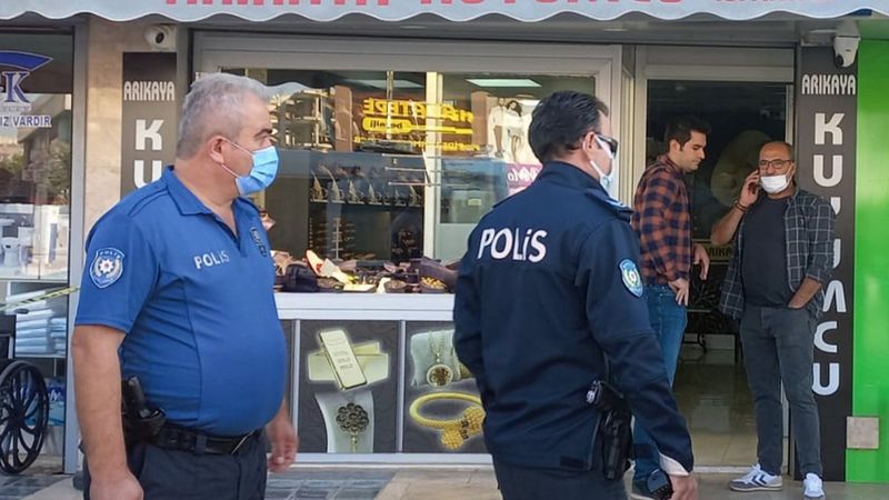 Antalya'daki soyguncu, kuyumcudaki çalışanı öldürerek 2 kilo altınla kaçtı