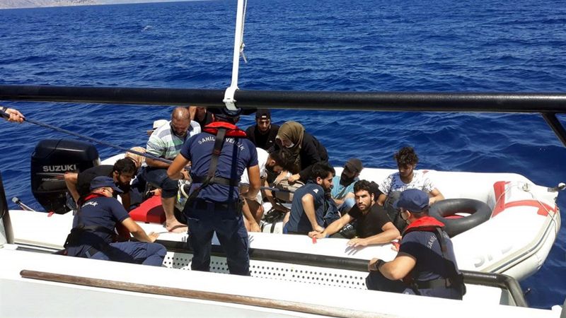 Ege Denizi'nde 10 ayda 17 bin 587 kaçak göçmen yakalandı