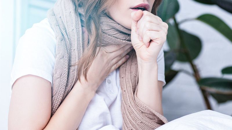 Öksürüğü yatıştırmak için en iyi 7 doğal çözüm