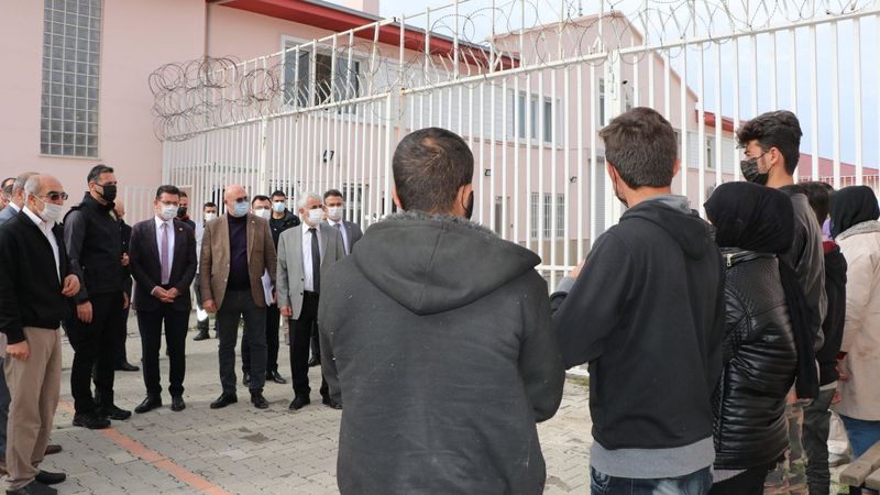 TBMM heyeti, geri gönderme merkezlerini ziyaret etti