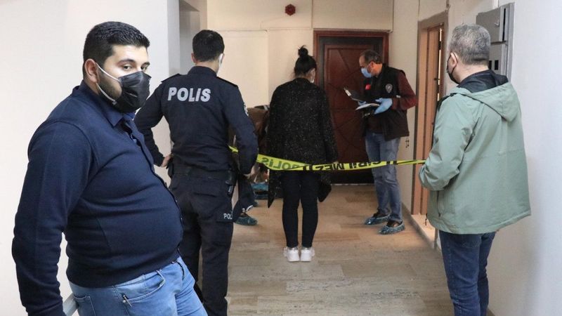 Denizli'de kötü koku ihbarına gelen polis, ceset buldu