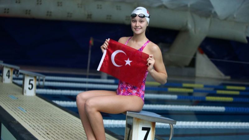 Milli yüzücü Zeynep Güneş altın madalya kazandı