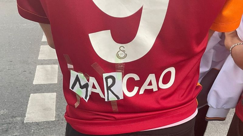 Galatasaraylı taraftarın Marcao'lu çözümü güldürdü