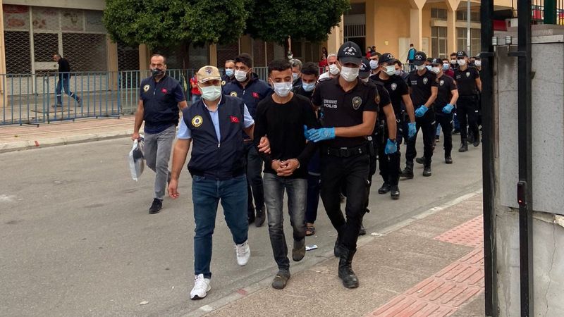 Mersin'de DEAŞ operasyonu: 14 gözaltı