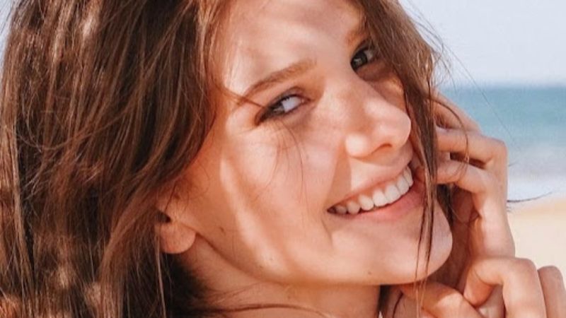 Alina Boz'un annesi 'Olga' güzelliğiyle görenleri büyüledi!