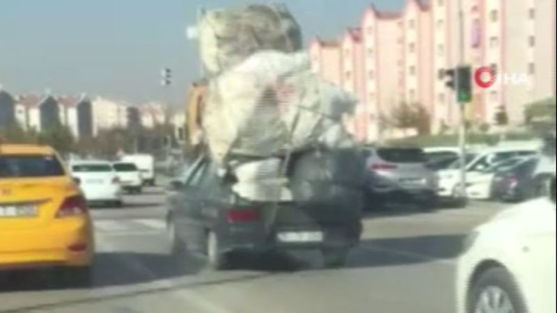 Ankara trafiğinde kamyon gibi yüklenen otomobil