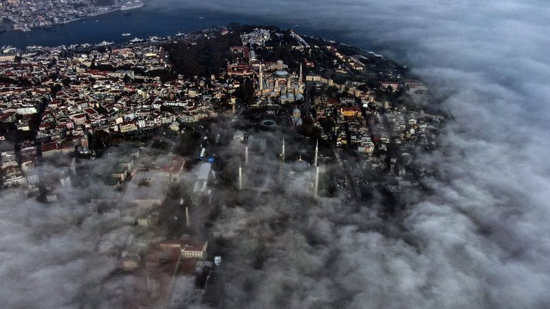 Tarihi yarımadada masalsı sis görüntüleri