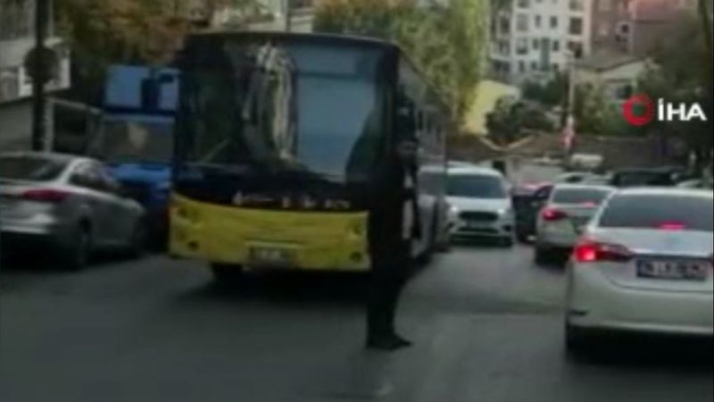 İETT otobüsü arıza yaptı, uzun araç kuyrukları oluştu