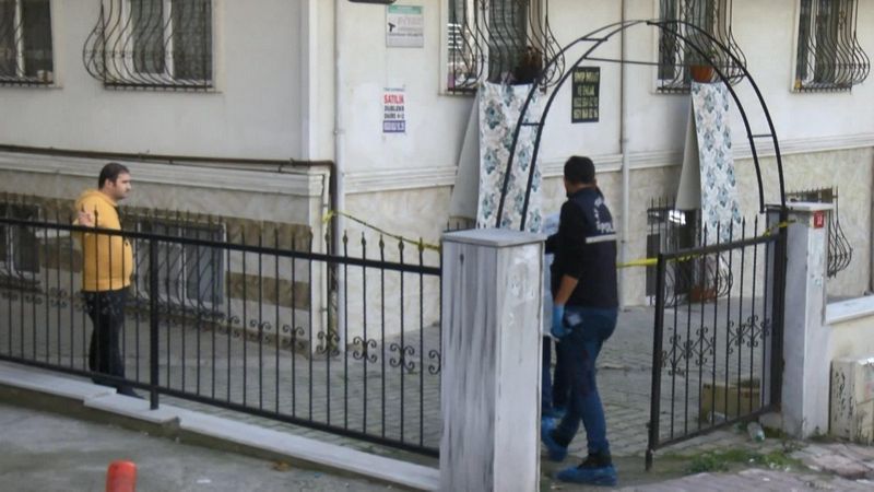 Esenyurt’ta bir kadın, 5’inci katın terasından düştü