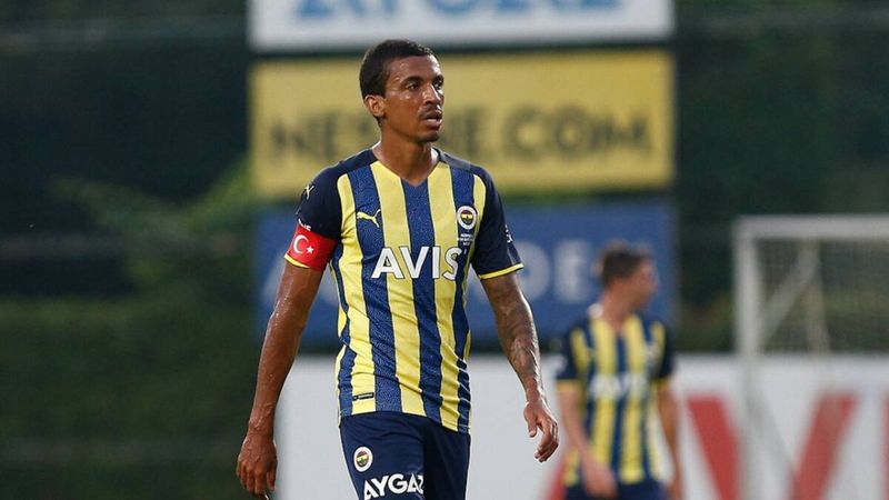 Gustavo, Fenerbahçeli taraftarları ikiye böldü