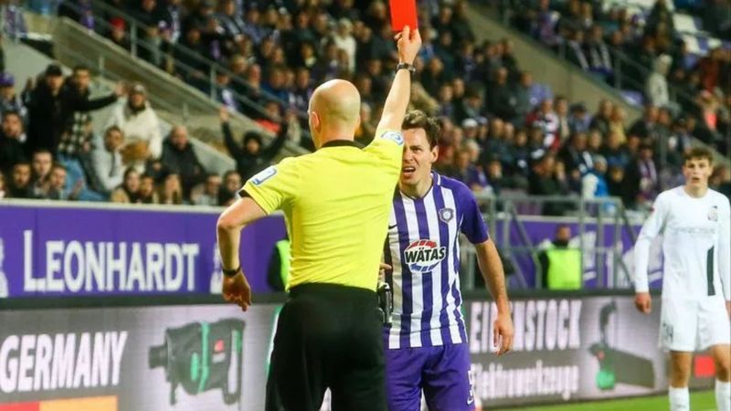 Yardımcı hakeme tüküren Fandrich 7 ay ceza aldı