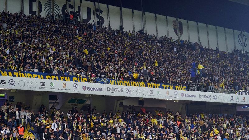 Kadıköy'de 'Yönetim istifa' sesleri