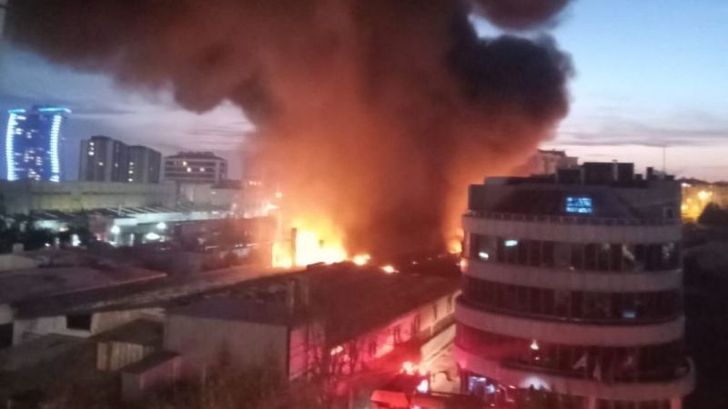 Avcılar’da iş yerinde yangın