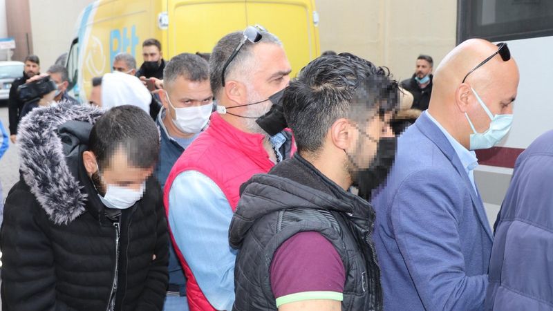 Kayseri'de, gözaltındaki 17 DEAŞ şüphelisinden 7'si adliyeye sevk edildi