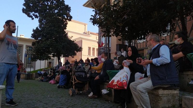 Bursa'daki pastırma sıcakları, emeklileri memnun etti