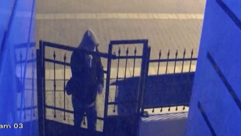 Küçükçekmece’de önce anahtarı sonra otomobili çaldı