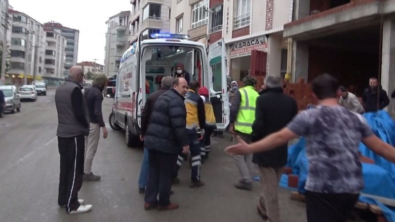 Samsun'daki işçi oğlunun gözleri önünde şantiyeden düştü