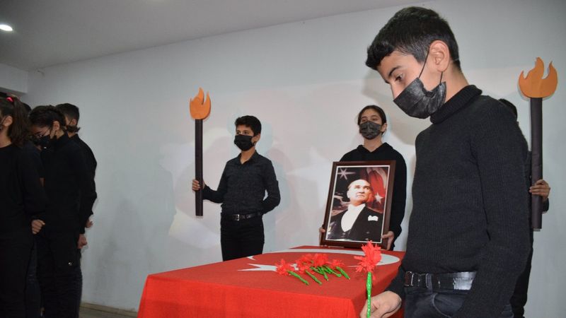 Şırnaklı öğrencilerin 10 Kasım töreni