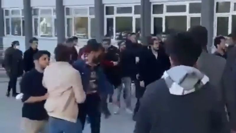 Öğretim üyesinin 10 Kasım paylaşımı sonrası odasını bastılar