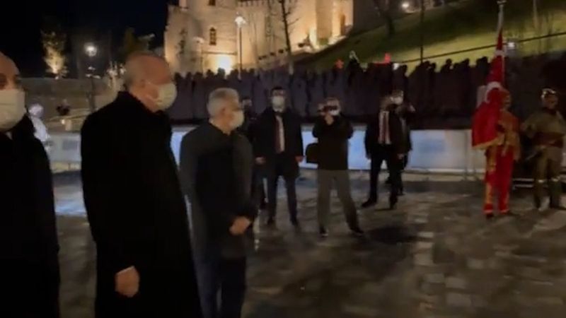 Demokrasi ve Özgürlükler Adası'nda 'Vatan' marşı