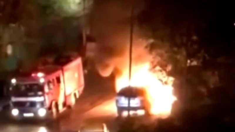 İstanbul'daki şoför, seyir halinde alev alan otobüsten son anda kurtuldu