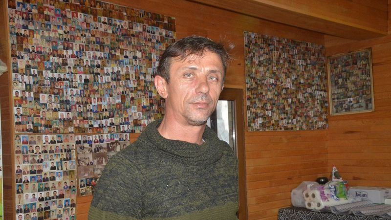 Ordu'da 30 yıldır müşterilerin vesikalıklarını biriktiriyor