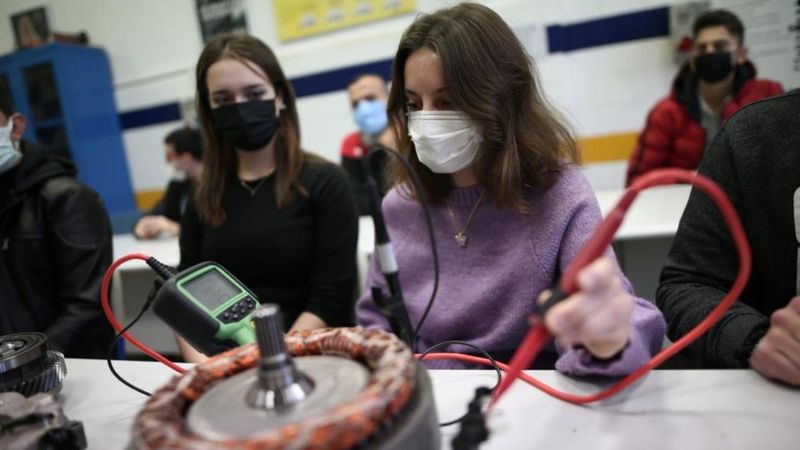 TOGG banttan inmeden teknik elemanlar mezun oluyor