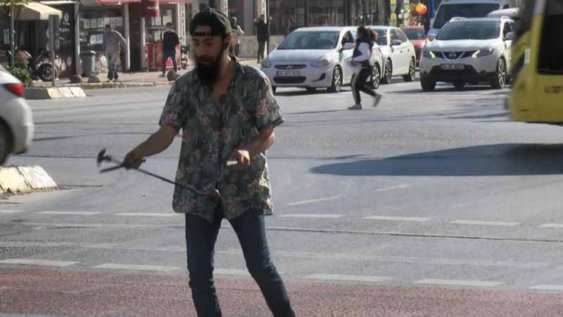 Beylikdüzü'nde 'Yoldaki Şifacı'dan eğlendiren gösteri