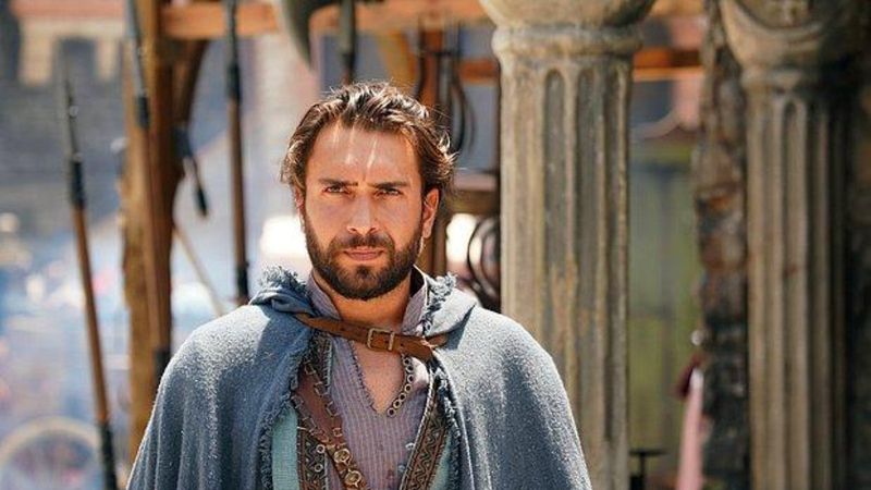 Barbaroslar dizisine flaş transfer! Ulaş Tuna Astepe'nin yanına çok yakışacak...