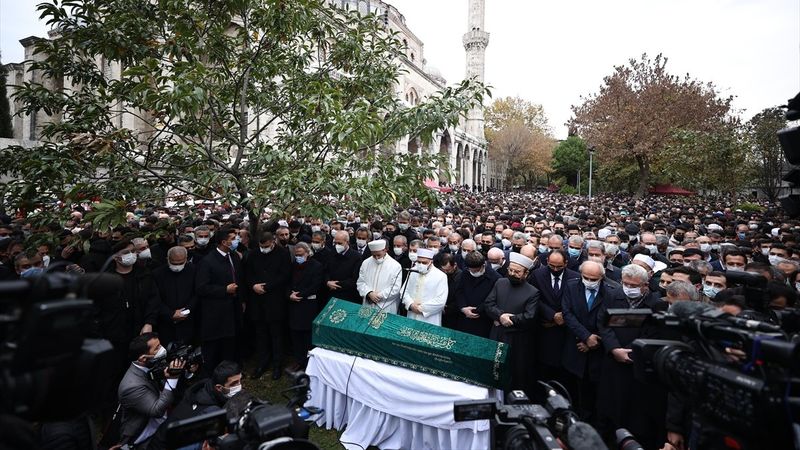 Sezai Karakoç'a veda