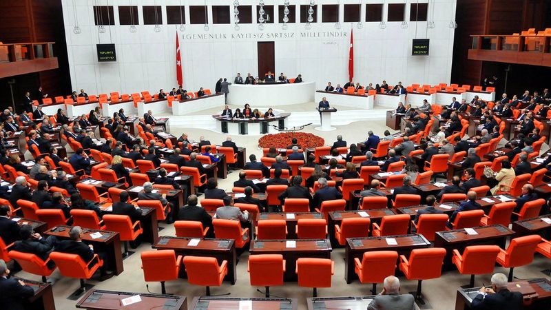 Meclis'te AK Parti ile HDP arasında dolar tartışması