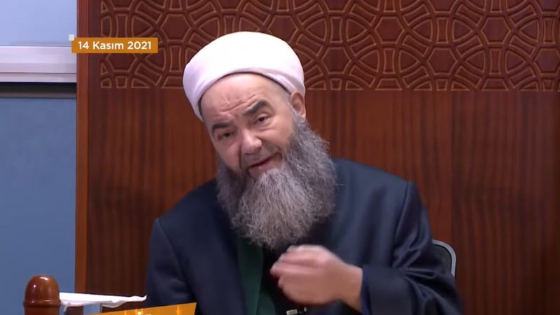 Cübbeli Ahmet Hoca'nın 'kerhane' örneği cemaati güldürdü