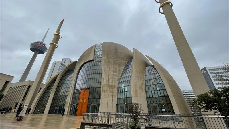 DİTİB Köln Merkez Camisi'ne kundaklama girişimi
