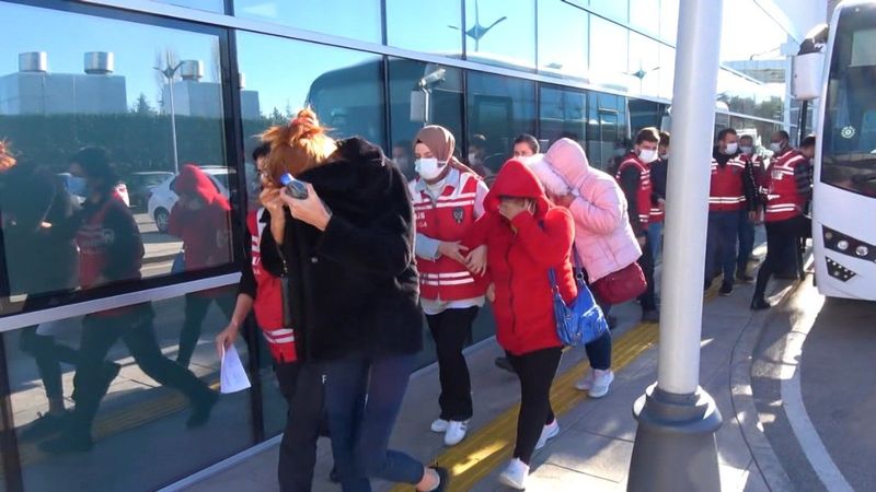 Isparta'da fotoğraf paylaşıp fuhşa yönelen şahıslar yakalandı