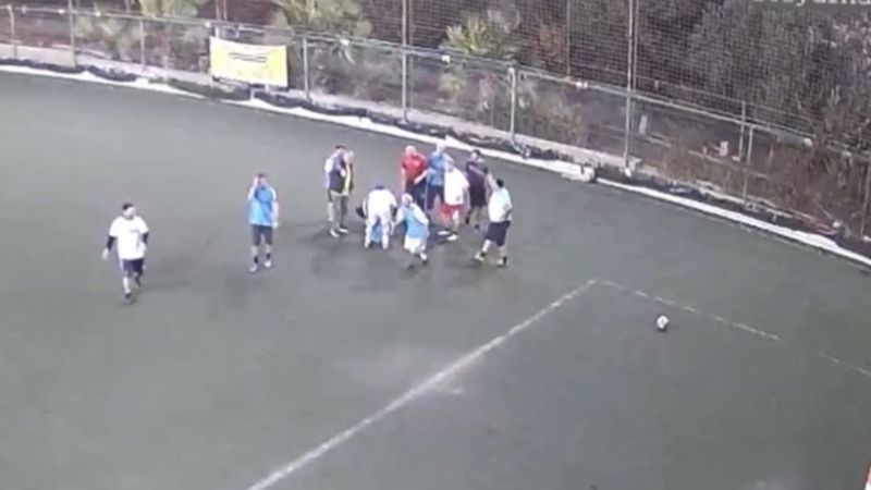 Gaziantep'te halı sahada kalp krizi geçiren adam vefat etti