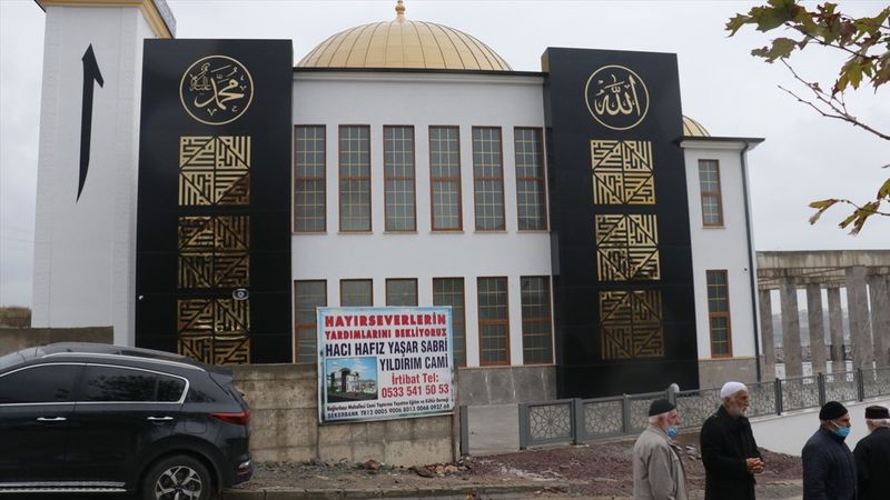 Yalova'da cami, deniz manzarasını kapattığı gerekçesiyle mahkemelik oldu