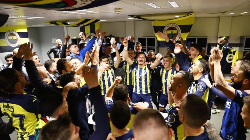 Derbi bitti Fenerbahçe soyunma odası yıkıldı
